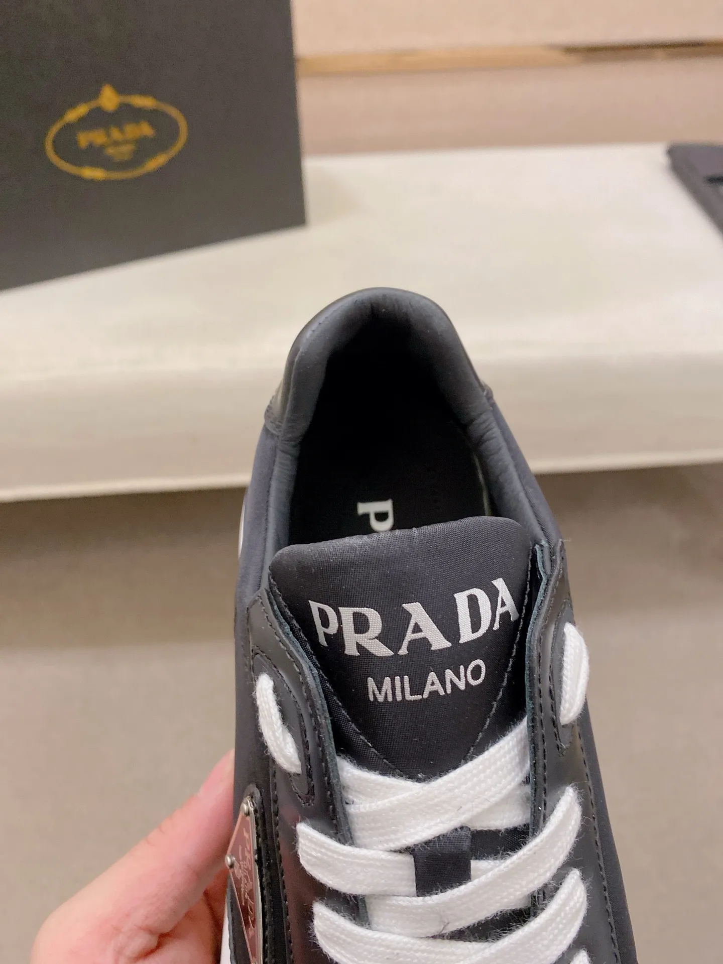 Factory price 600💰 ✔️✔️✔️Higher version High-quality new PRADA (Prada) counters are on the market at the same time. The new men's shoes and 😘fabrics are made of selected first-layer cowhide with superb craftsmanship. Lining: Full cowhide lining. 👍🏿 High-end ☄️ air-cushion molded anti-slip rubber outsole, exquisite lines, simple and elegant, comfortable and high-end for leisure travel. Code number: 38 to 44. 45.46 customized